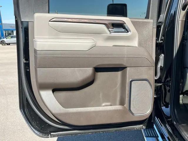 2025 GMC Sierra 2500HD 4WD Crew Cab Standard Bed SLT