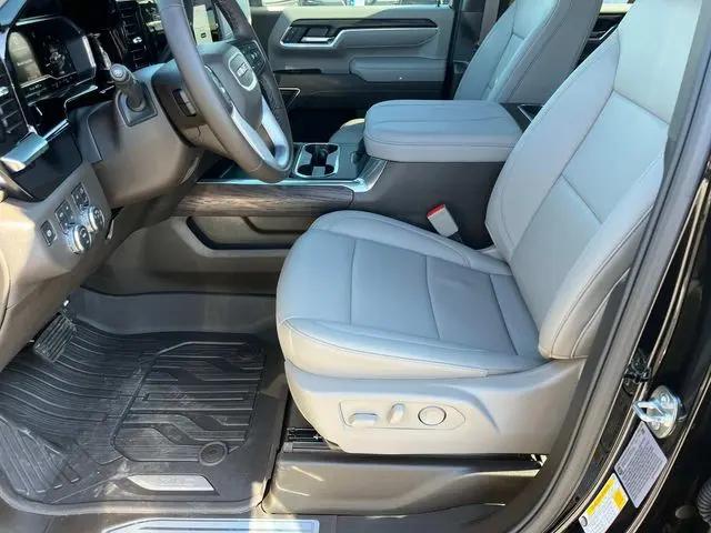 2025 GMC Sierra 2500HD 4WD Crew Cab Standard Bed SLT