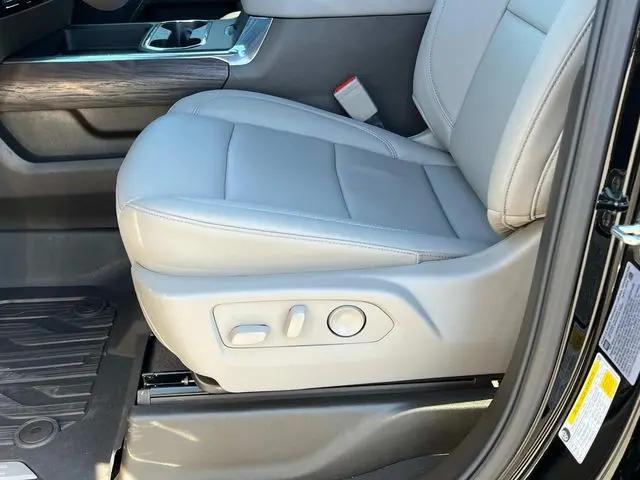 2025 GMC Sierra 2500HD 4WD Crew Cab Standard Bed SLT