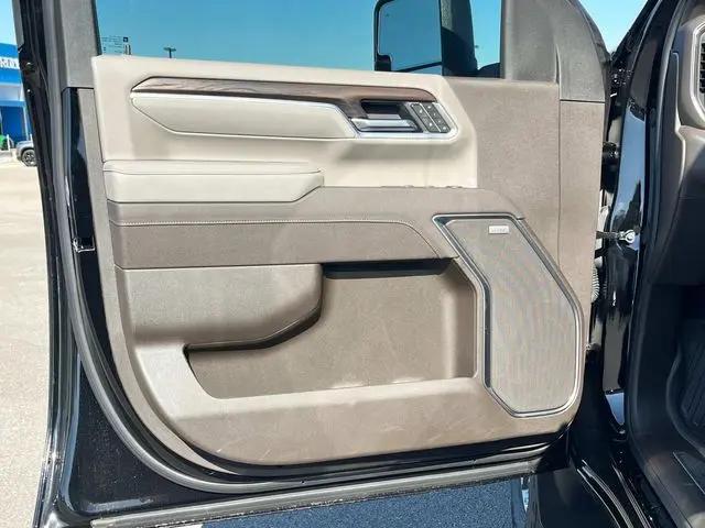 2025 GMC Sierra 2500HD 4WD Crew Cab Standard Bed SLT