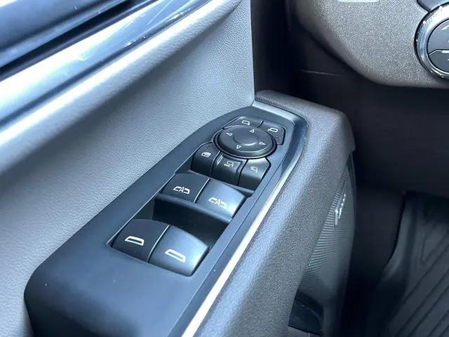 2025 GMC Sierra 2500HD 4WD Crew Cab Standard Bed SLT