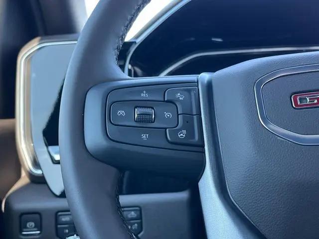2025 GMC Sierra 2500HD 4WD Crew Cab Standard Bed SLT