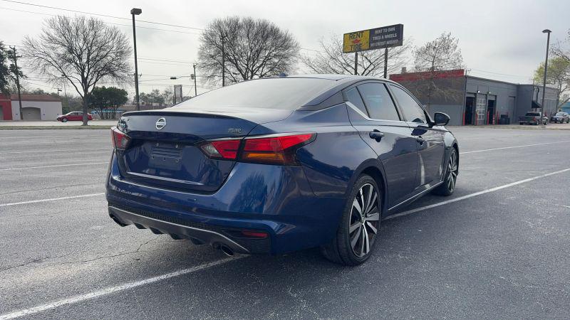2021 Nissan Altima SR FWD