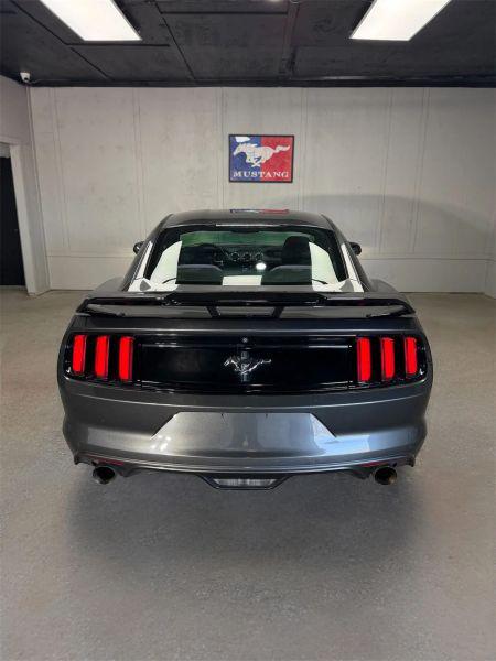 2016 Ford Mustang V6