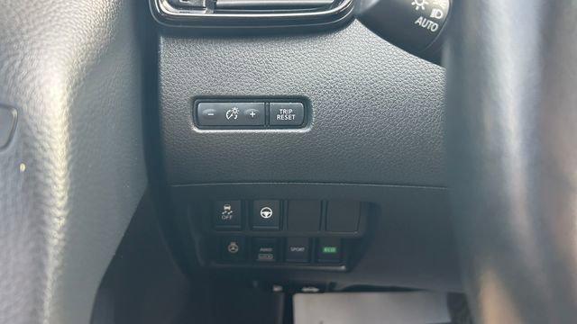 2022 Nissan Rogue Sport SL AWD Xtronic CVT