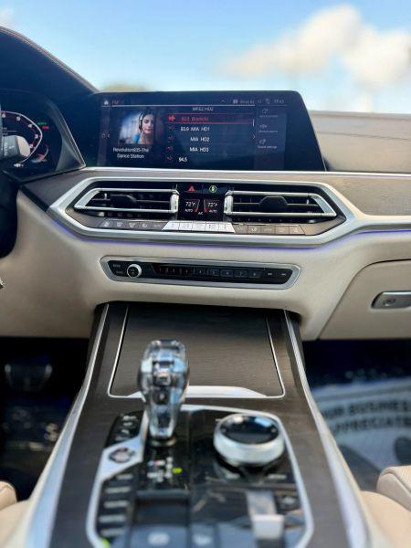 2021 BMW X7 M50i