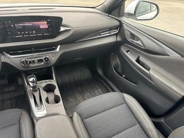 2026 Buick NV Preferred FWD