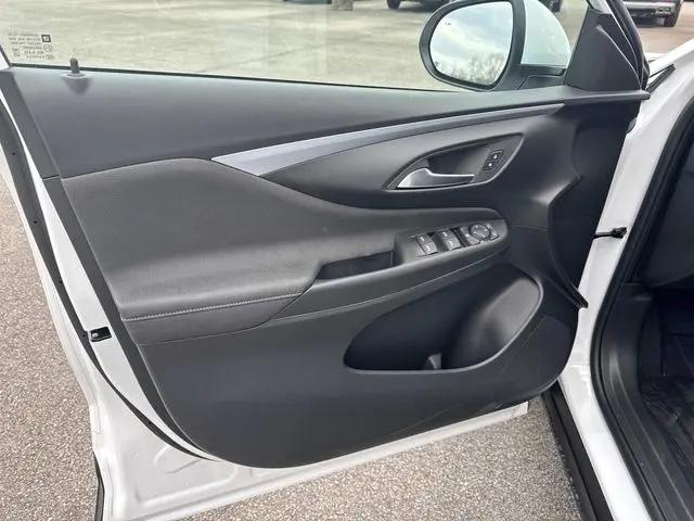 2026 Buick NV Preferred FWD