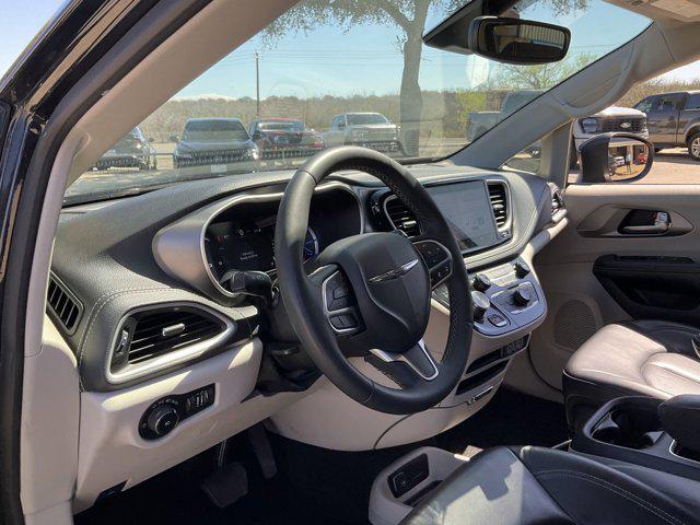 2023 Chrysler Pacifica Hybrid Touring L