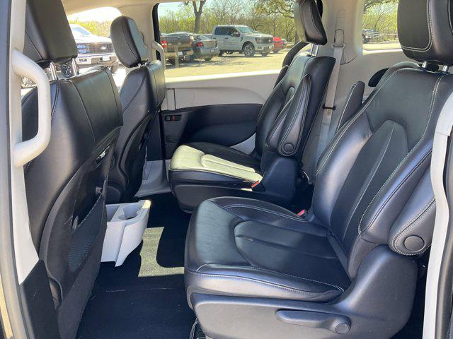 2023 Chrysler Pacifica Hybrid Touring L