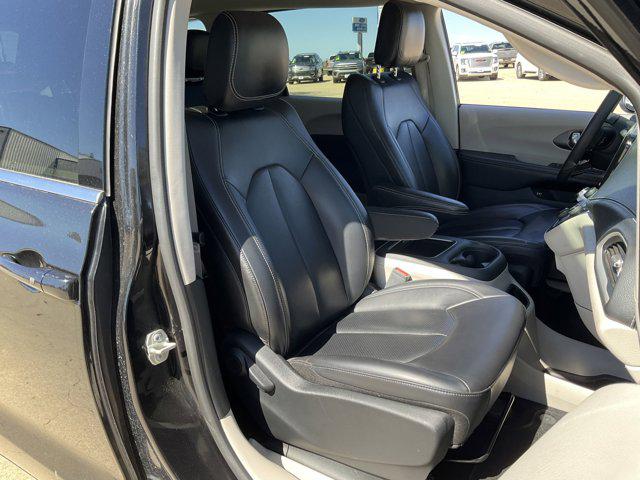 2023 Chrysler Pacifica Hybrid Touring L
