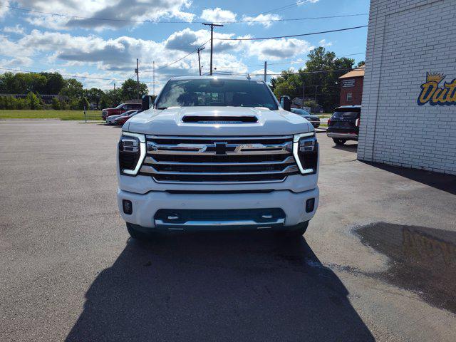2026 Chevrolet Silverado 2500HD Crew Cab, Standard Bed, High Country, 4WD