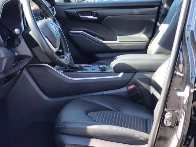 2025 Toyota Highlander XSE