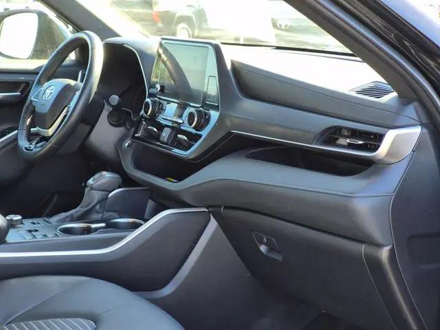 2025 Toyota Highlander XSE