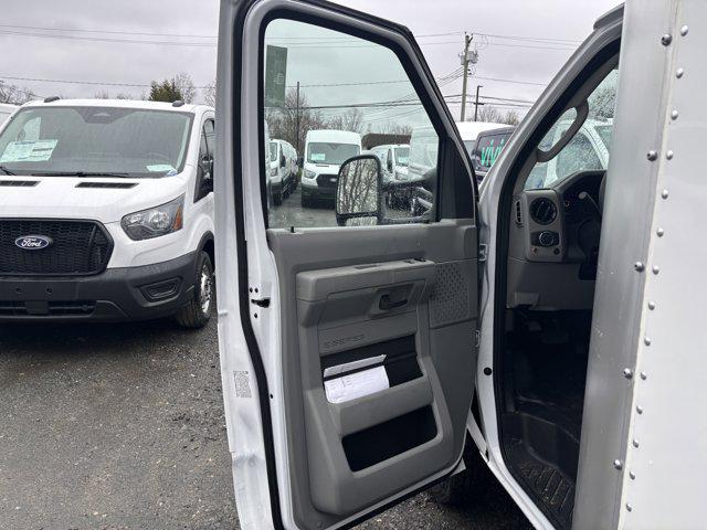 2026 Ford E-350 Cutaway Box Dry Freight