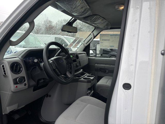 2026 Ford E-350 Cutaway Box Dry Freight