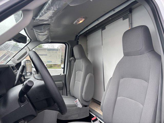 2026 Ford E-350 Cutaway Box Dry Freight