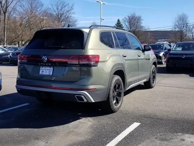 2026 Volkswagen Atlas Peak Edition