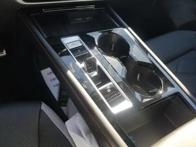 2026 Volkswagen Atlas Peak Edition