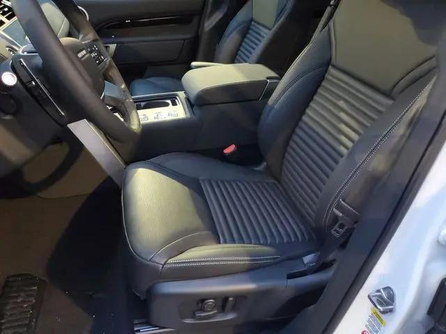 2026 Land Rover Discovery S