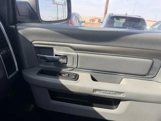 2017 Ram 1500 Big Horn Crew Cab 4x4 5'7" Box