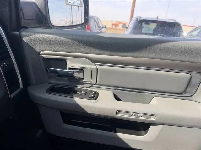 2017 Ram 1500 Big Horn Crew Cab 4x4 5'7" Box