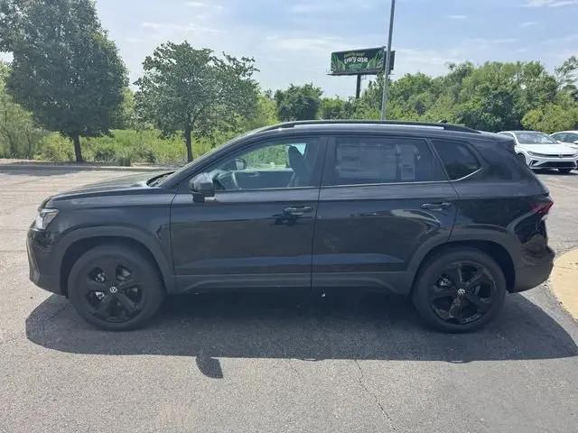 2026 Volkswagen Taos SE Black