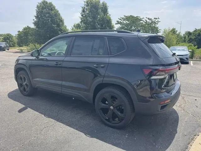 2026 Volkswagen Taos SE Black