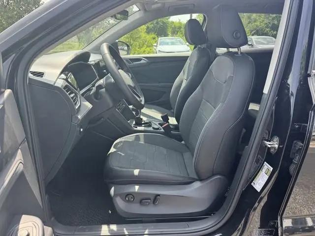 2026 Volkswagen Taos SE Black