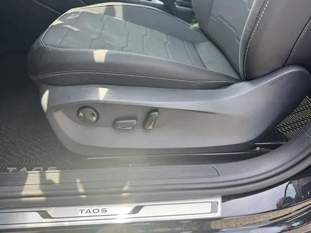 2026 Volkswagen Taos SE Black