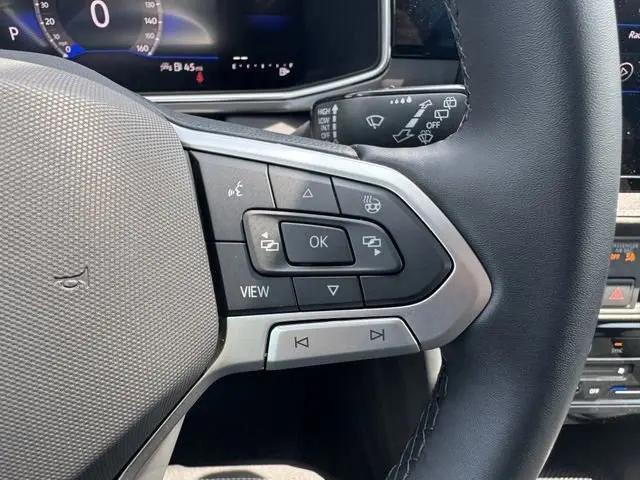 2026 Volkswagen Taos SE Black