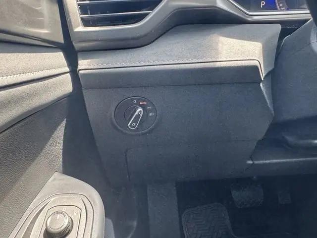 2026 Volkswagen Taos SE Black