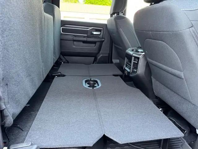2026 Ram 3500 Big Horn Crew Cab 4x4 8' Box