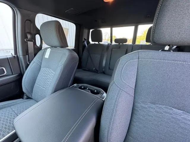 2026 Ram 3500 Big Horn Crew Cab 4x4 8' Box