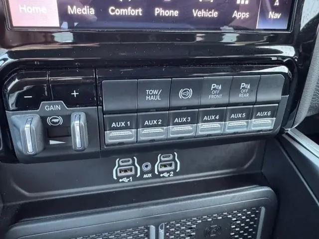 2026 Ram 3500 Big Horn Crew Cab 4x4 8' Box