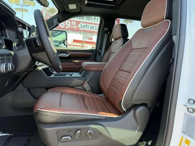 2026 GMC Sierra 2500HD Crew Cab, Standard Bed, Denali Ultimate, 4WD