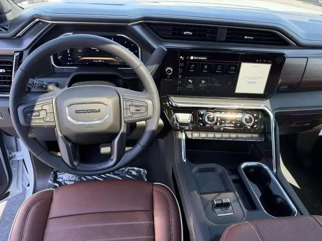 2026 GMC Sierra 2500HD Crew Cab, Standard Bed, Denali Ultimate, 4WD