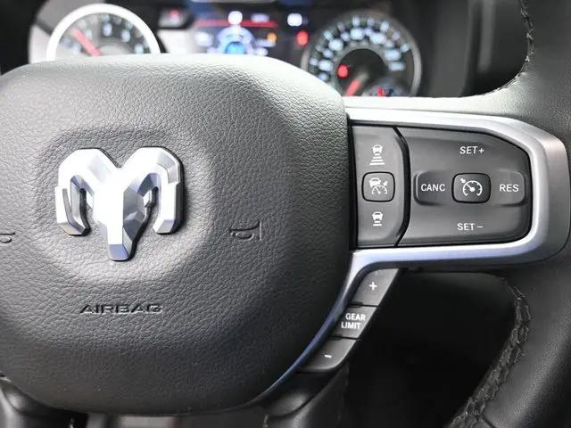 2025 Ram 1500 Big Horn Crew Cab 4x4 5'7" Box