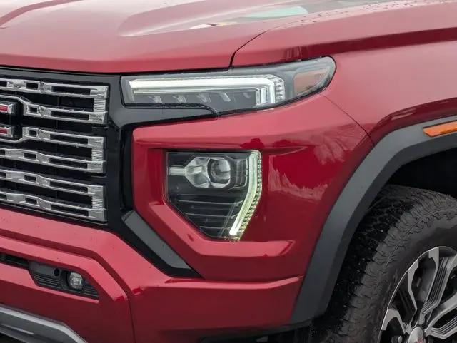 2023 GMC Canyon 4WD Crew Cab Short Box Denali