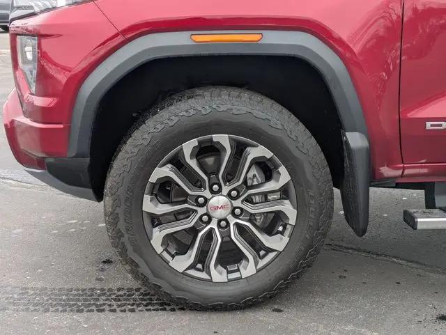 2023 GMC Canyon 4WD Crew Cab Short Box Denali