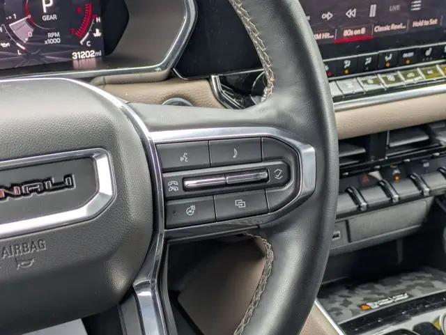 2023 GMC Canyon 4WD Crew Cab Short Box Denali