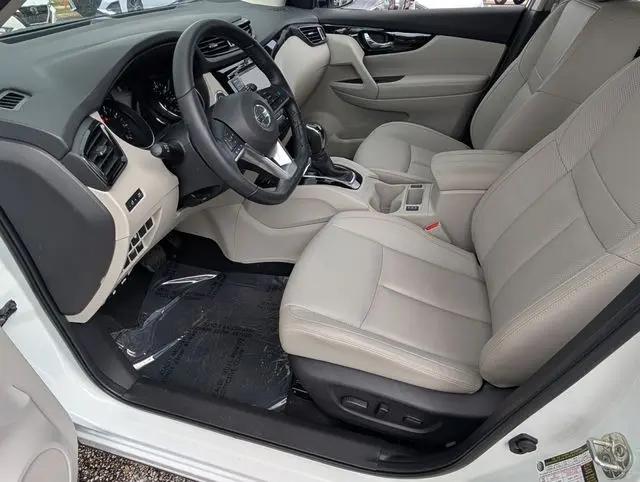 2022 Nissan Rogue Sport SL FWD Xtronic CVT