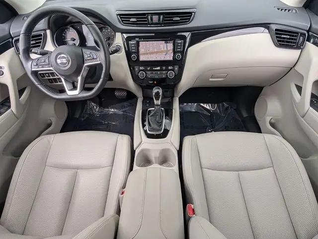 2022 Nissan Rogue Sport SL FWD Xtronic CVT