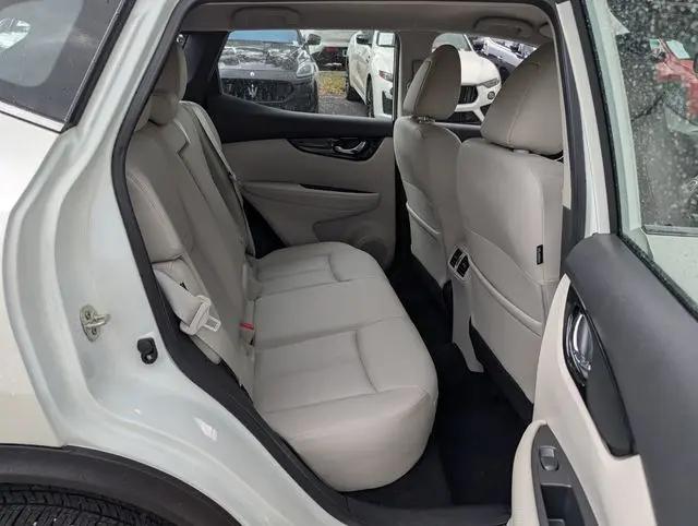 2022 Nissan Rogue Sport SL FWD Xtronic CVT