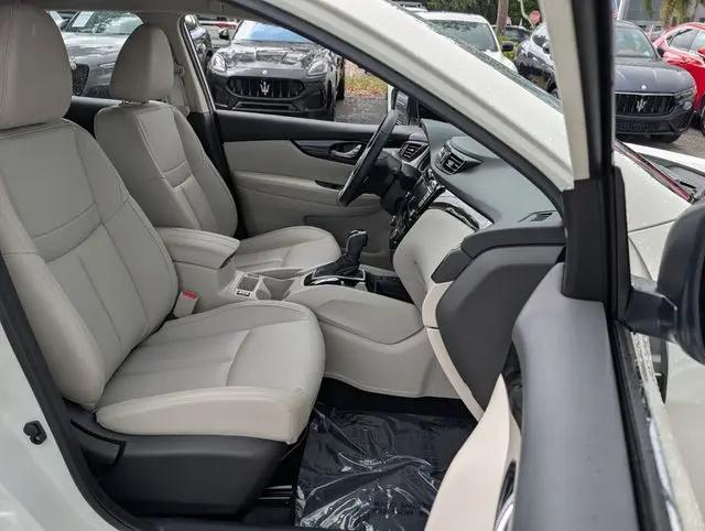 2022 Nissan Rogue Sport SL FWD Xtronic CVT