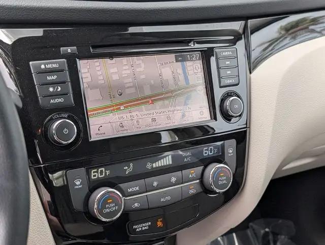 2022 Nissan Rogue Sport SL FWD Xtronic CVT
