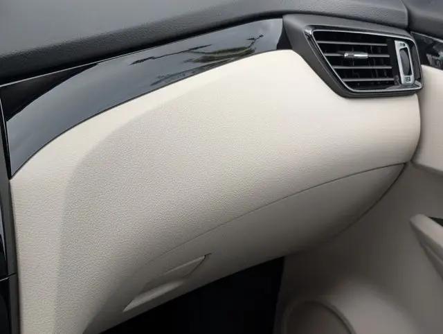 2022 Nissan Rogue Sport SL FWD Xtronic CVT