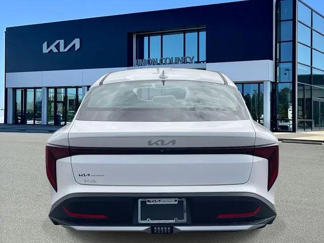 2026 Kia K4 LXS
