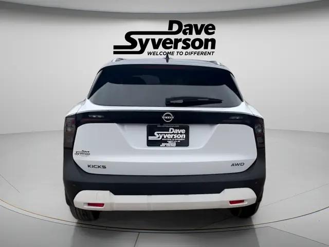 2026 Nissan Kicks SV