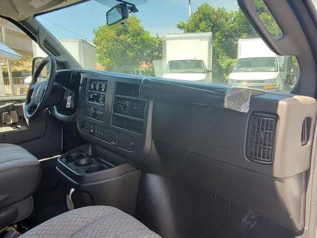 2026 Chevrolet Express Cargo Van 2500 Regular Wheelbase, WT, RWD
